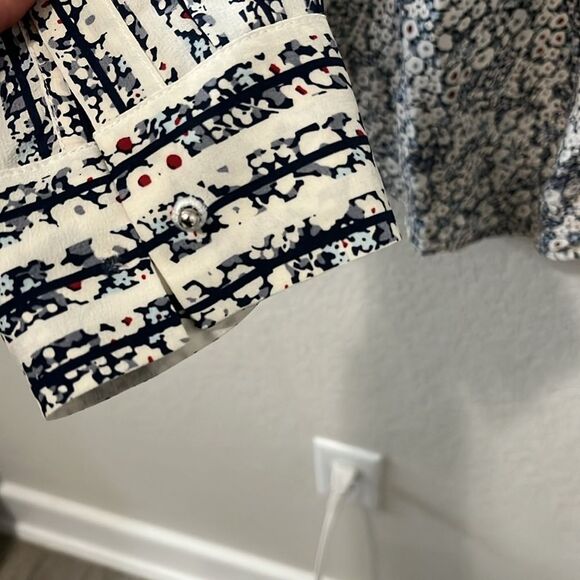 DEREK LAM 10 CROSBY Cream, Navy, Red Printed 100% Silk Long Sleeve Top, Size 2 - Picture 5 of 9